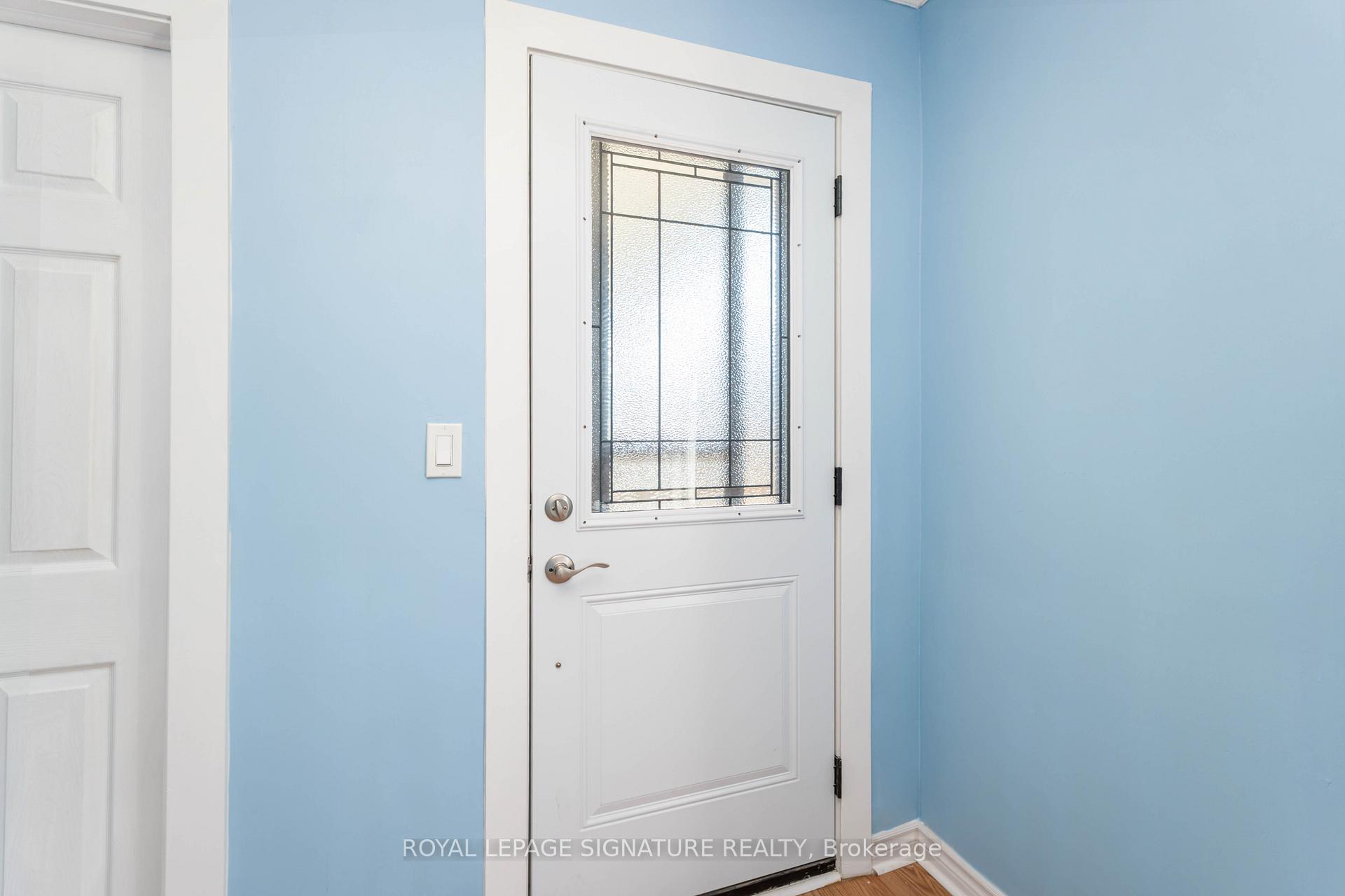 Photo 6 of 84 Frederick Avenue, Hamilton, Crown Point — HOMEH