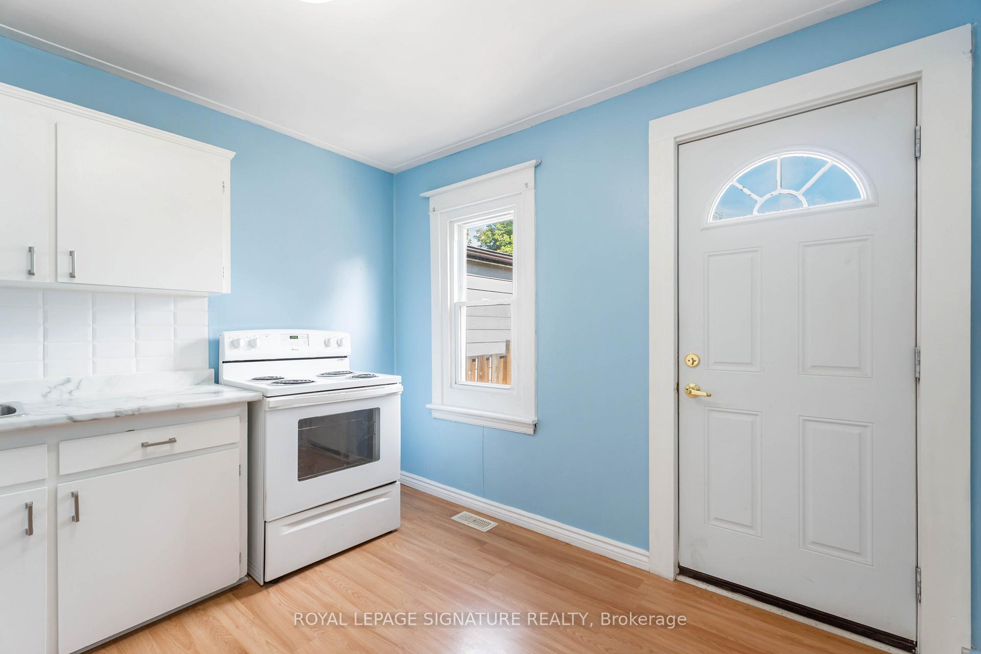 Photo 13 of 84 Frederick Avenue, Hamilton, Crown Point — HOMEH