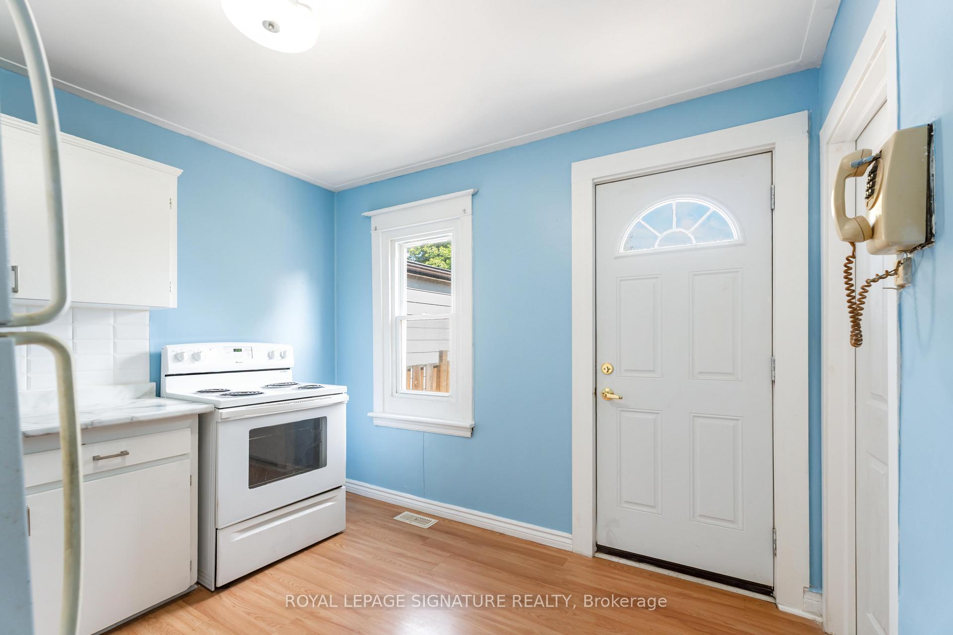 Photo 15 of 84 Frederick Avenue, Hamilton, Crown Point — HOMEH