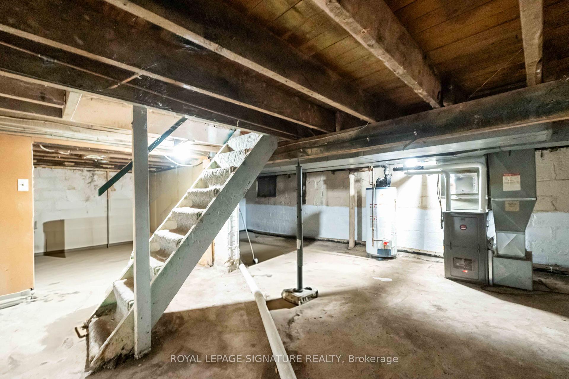 Photo 22 of 84 Frederick Avenue, Hamilton, Crown Point — HOMEH