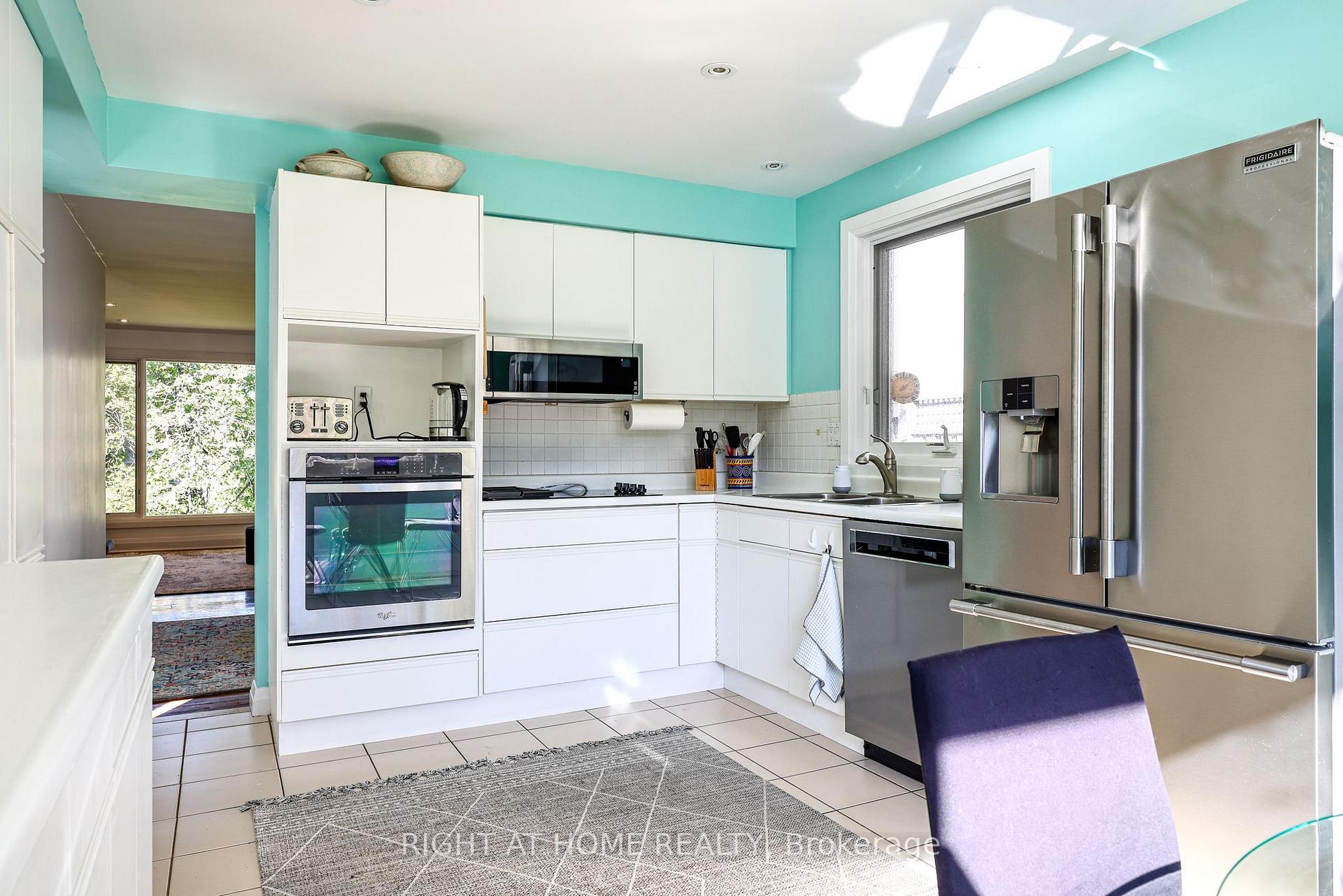 Photo 7 of 69 Montressor Drive, North York, St. Andrew-Windfields — HOMEH