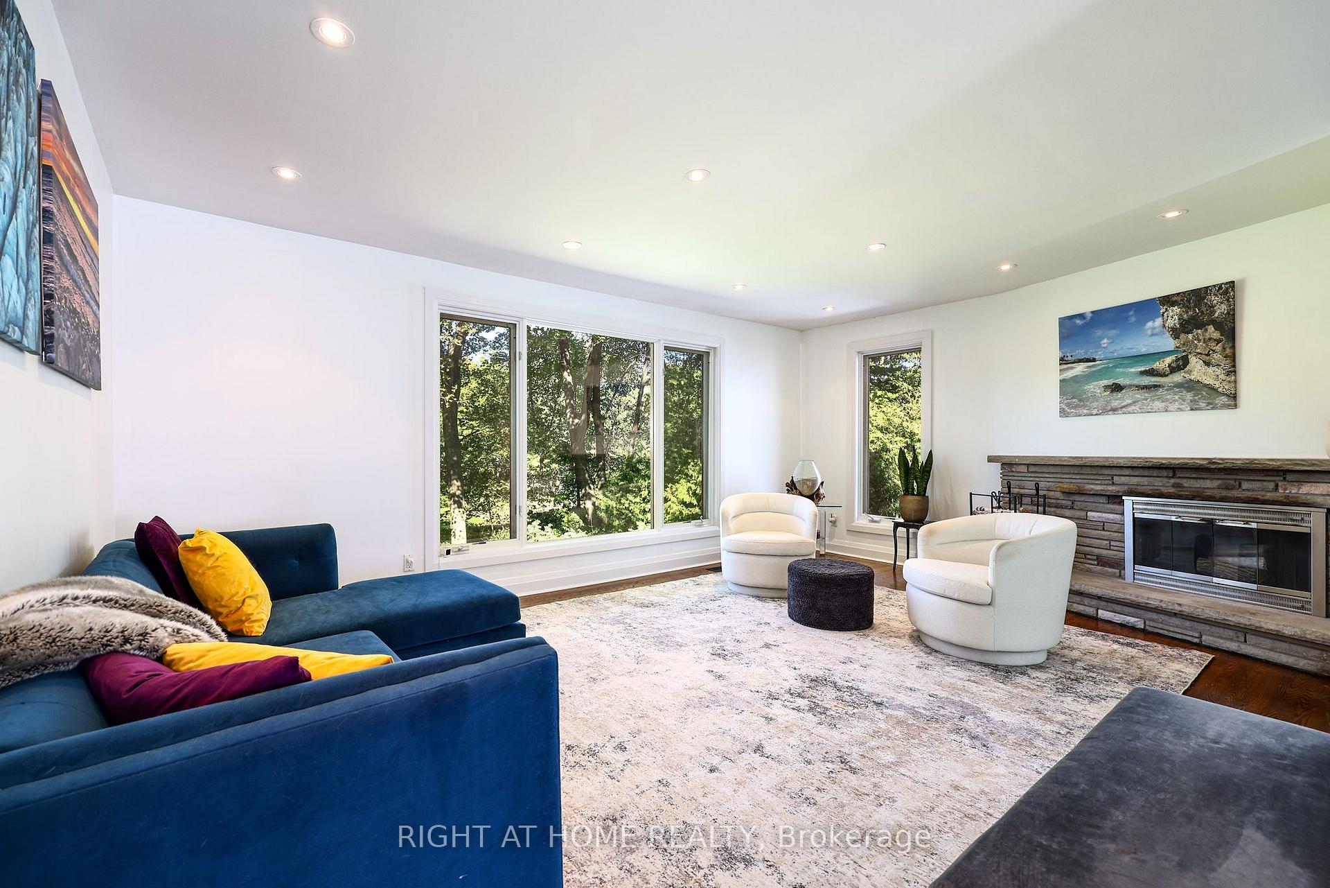 Photo 9 of 69 Montressor Drive, North York, St. Andrew-Windfields — HOMEH