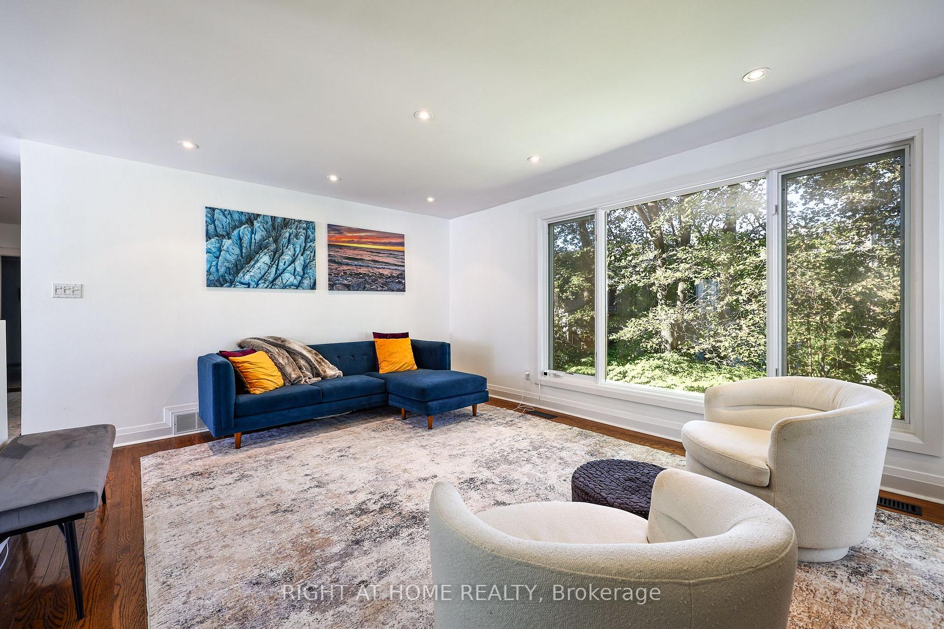 Photo 10 of 69 Montressor Drive, North York, St. Andrew-Windfields — HOMEH