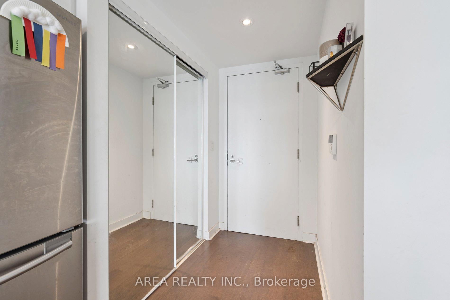 Photo 5 of Unit 1910, 58 Orchard View Boulevard, Toronto, Yonge-Eglinton — HOMEH