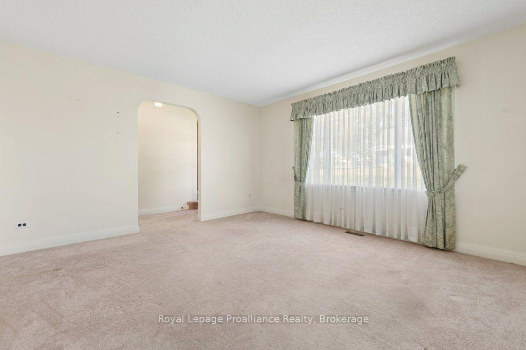 Photo 12 of 47 Bay Drive, Belleville, Belleville Ward — HOMEH