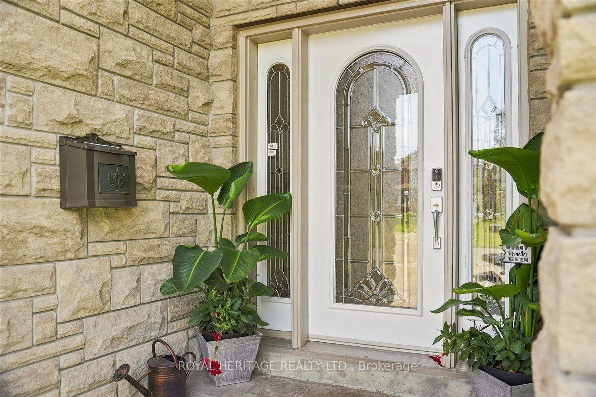Photo 4 of 840 Stevenson Road, Oshawa, Northglen — HOMEH