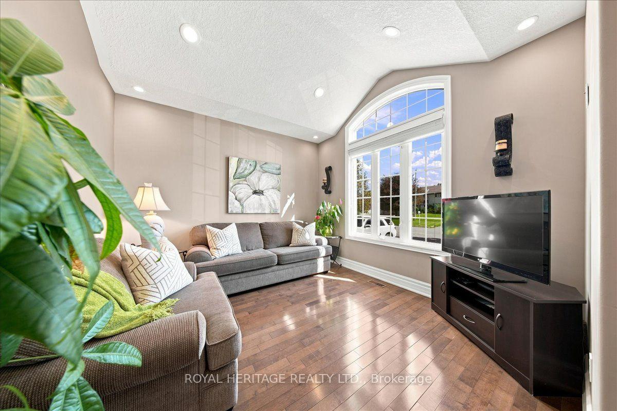 Photo 8 of 840 Stevenson Road, Oshawa, Northglen — HOMEH
