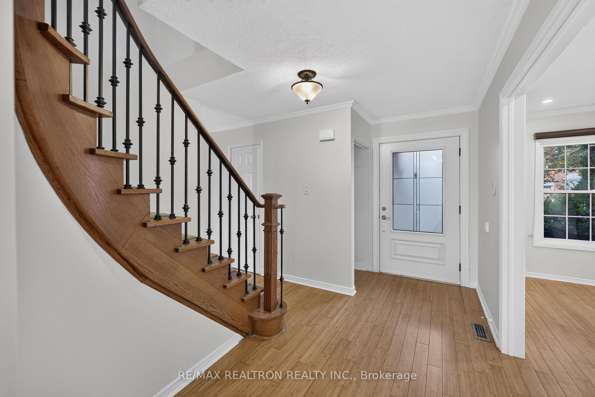 Photo 5 of 765 Stonepath Circle, Pickering, Amberlea — HOMEH