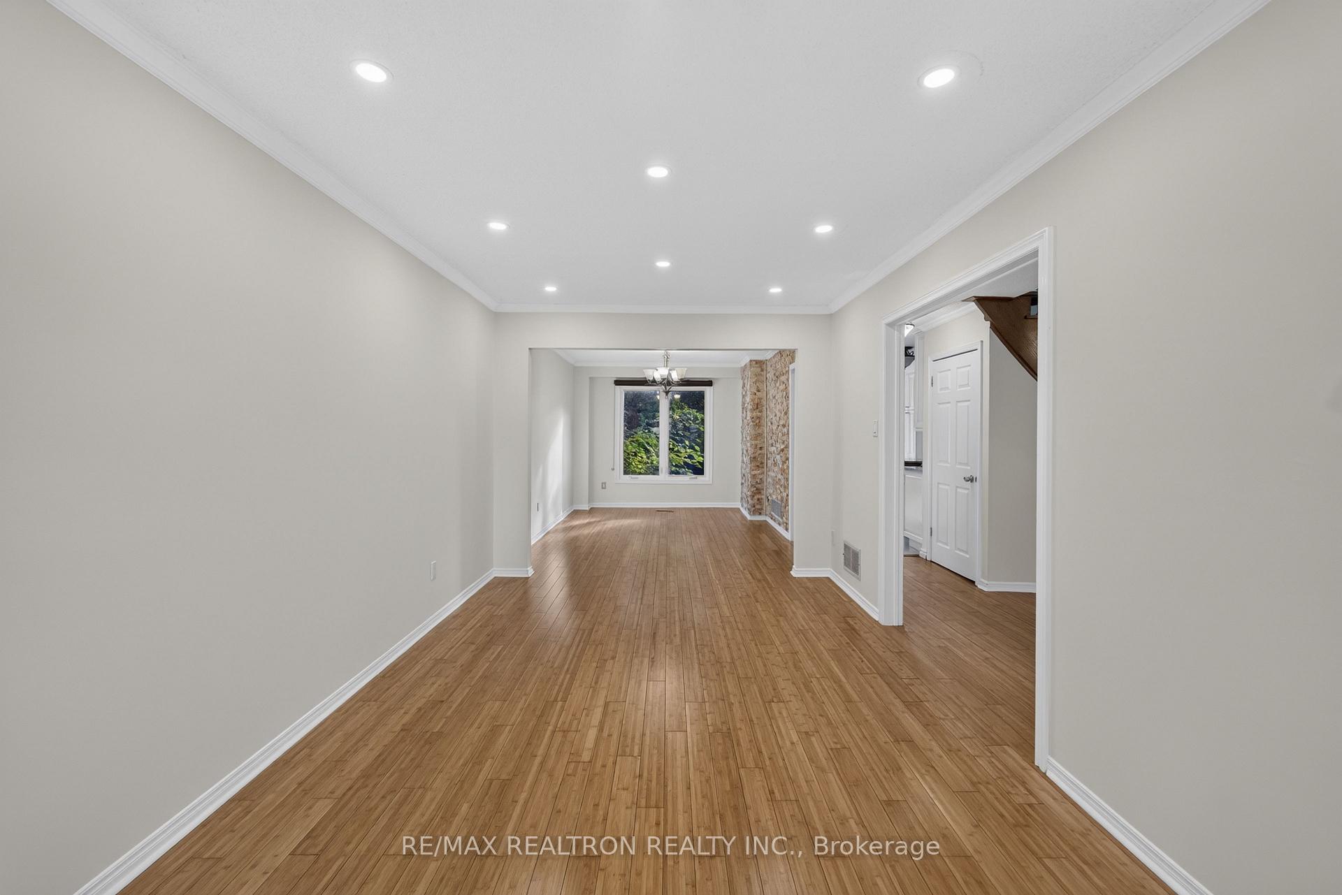 Photo 8 of 765 Stonepath Circle, Pickering, Amberlea — HOMEH
