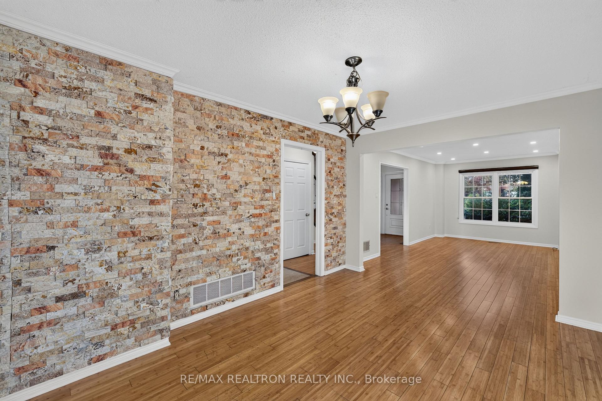 Photo 10 of 765 Stonepath Circle, Pickering, Amberlea — HOMEH