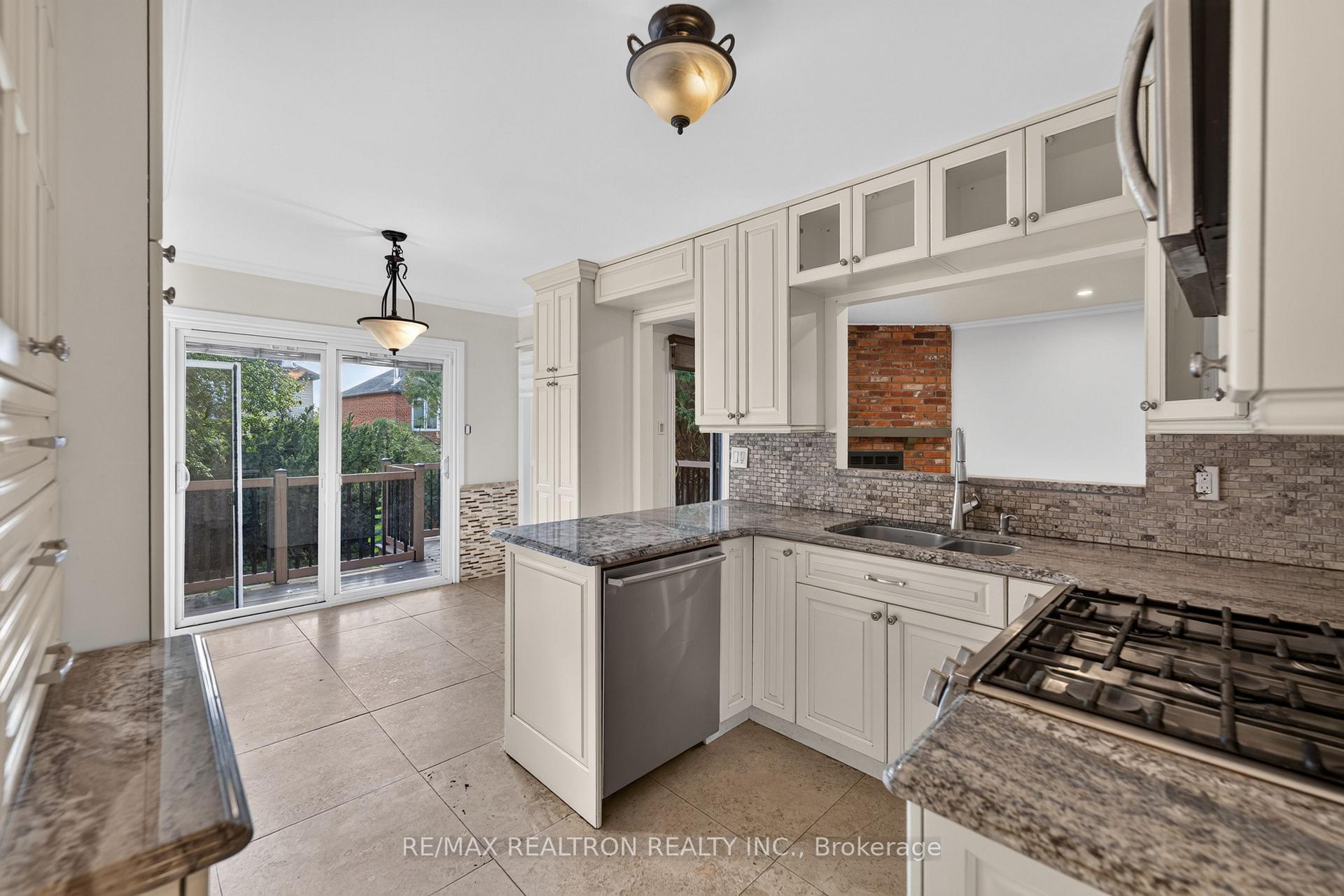 Photo 11 of 765 Stonepath Circle, Pickering, Amberlea — HOMEH