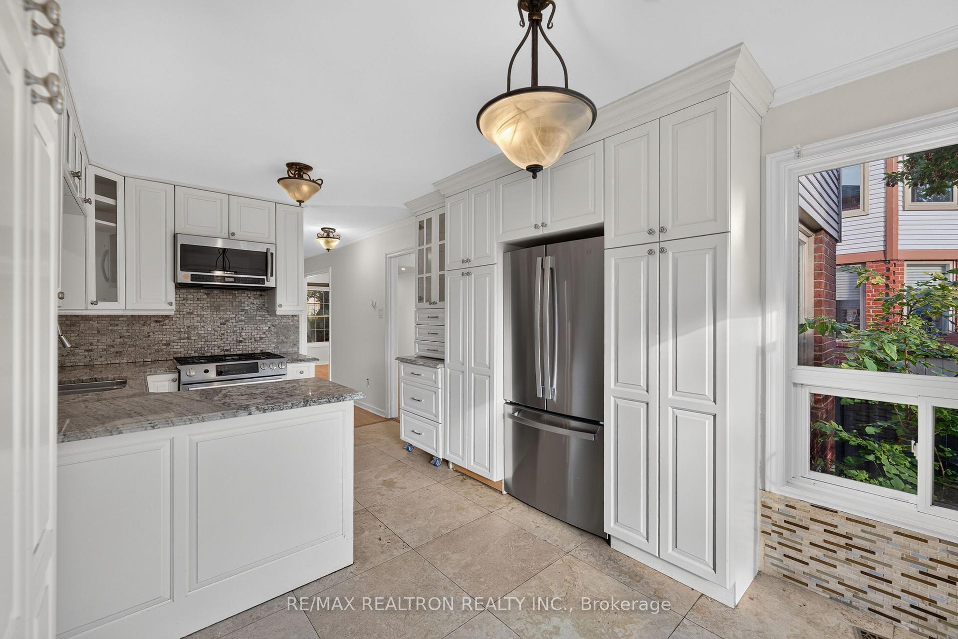 Photo 13 of 765 Stonepath Circle, Pickering, Amberlea — HOMEH