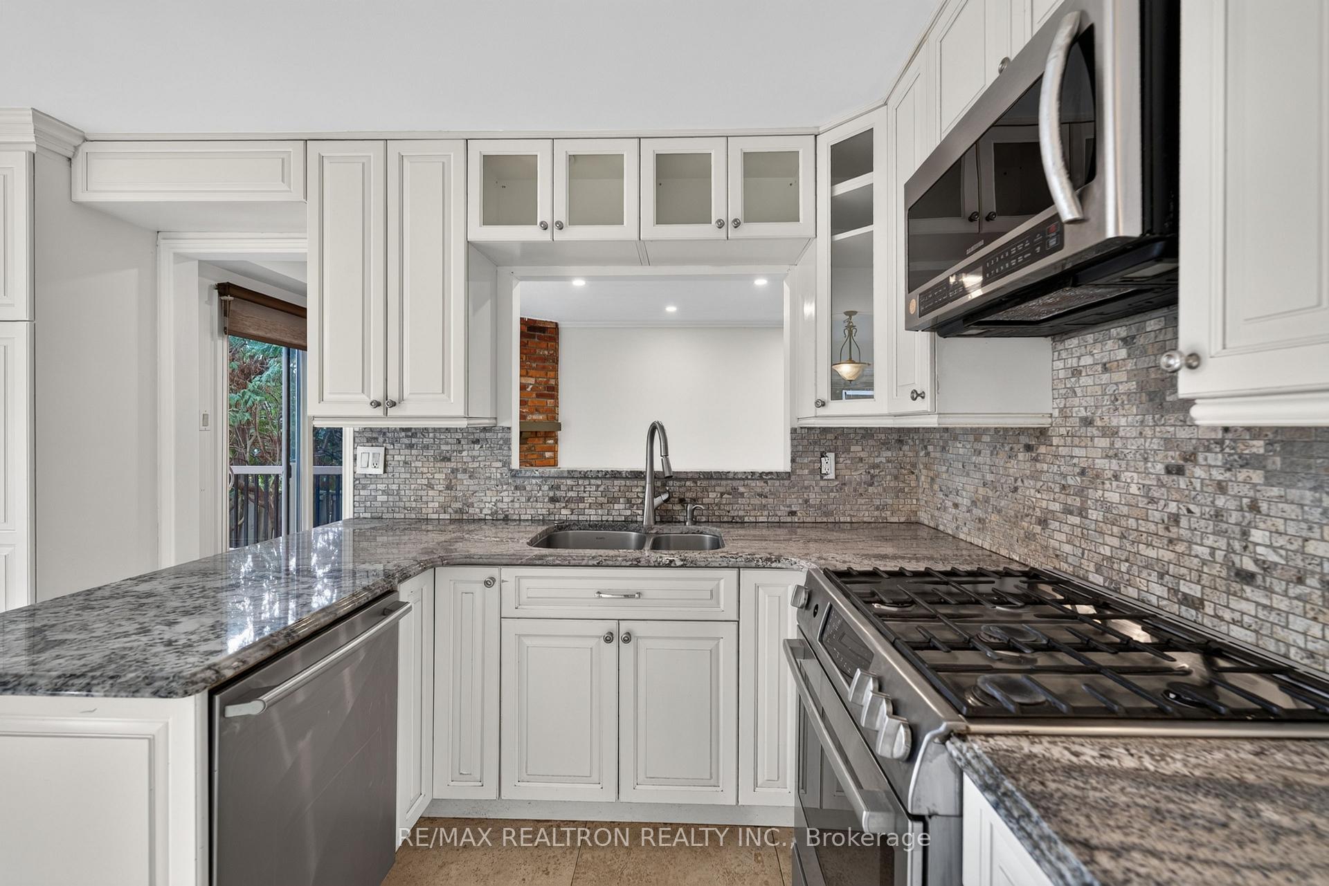 Photo 14 of 765 Stonepath Circle, Pickering, Amberlea — HOMEH