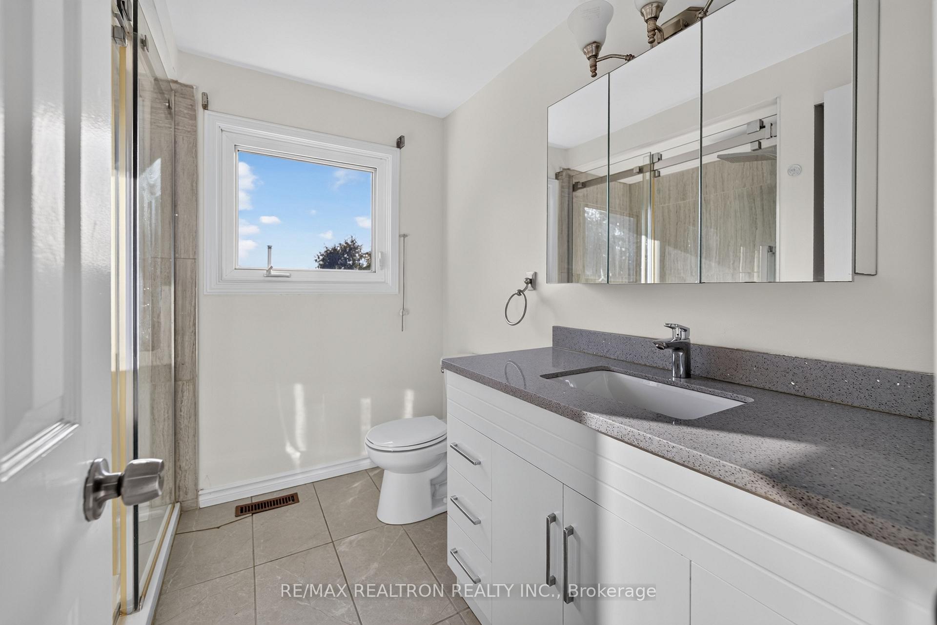 Photo 33 of 765 Stonepath Circle, Pickering, Amberlea — HOMEH