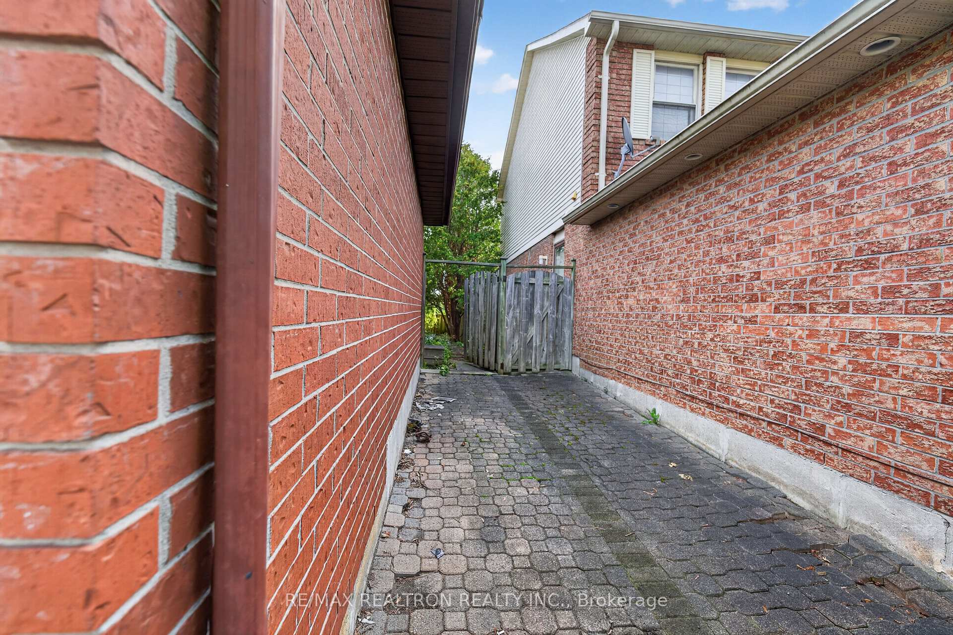 Photo 41 of 765 Stonepath Circle, Pickering, Amberlea — HOMEH