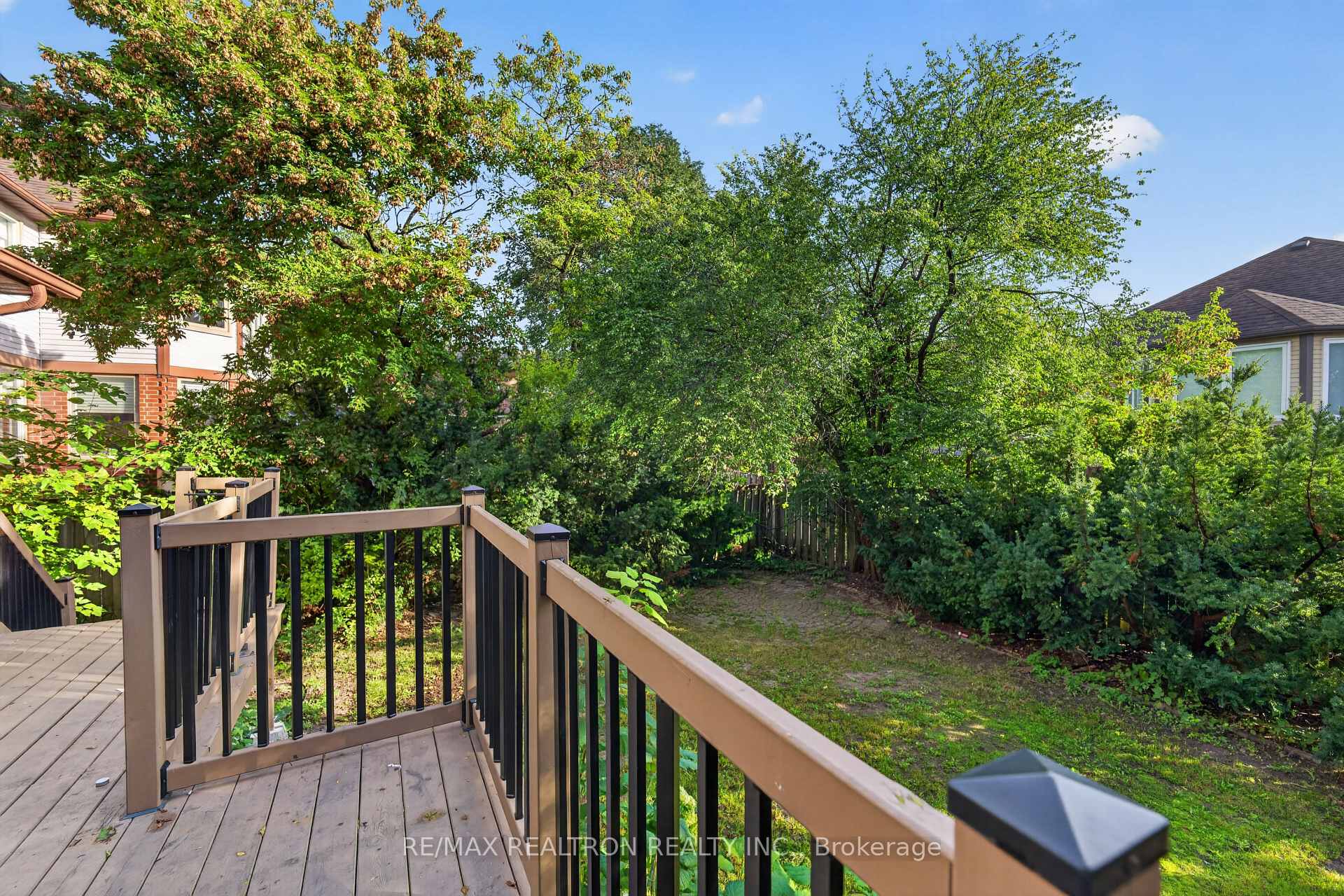 Photo 44 of 765 Stonepath Circle, Pickering, Amberlea — HOMEH