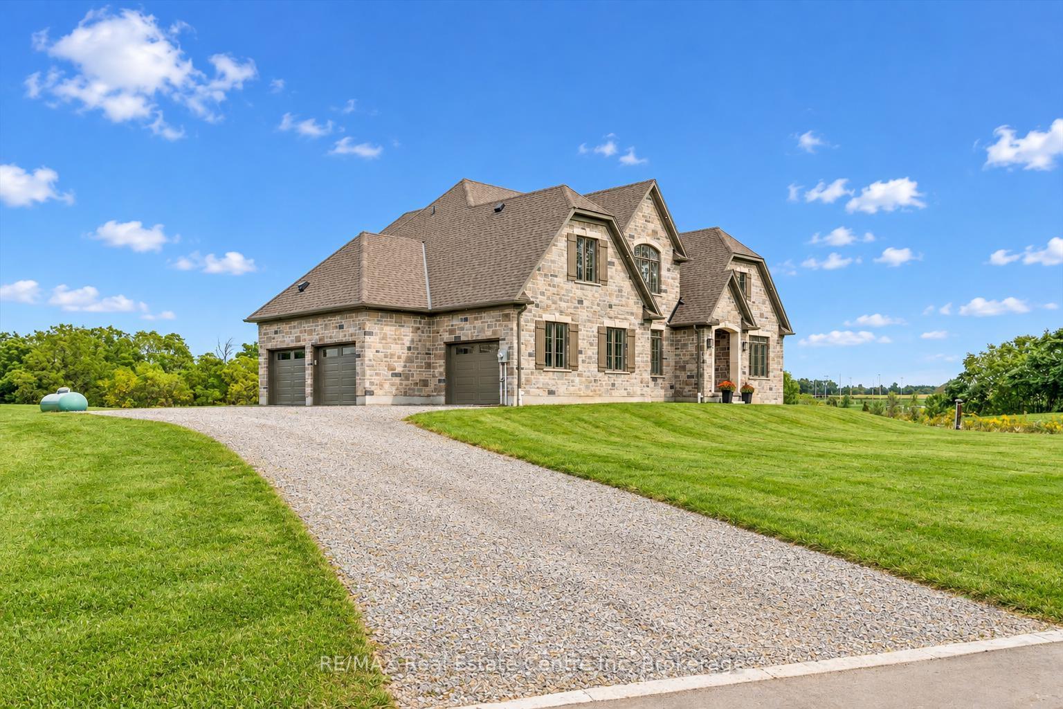 Photo 2 of 5 Prato Verde Lane, Hamilton, Rockton — HOMEH