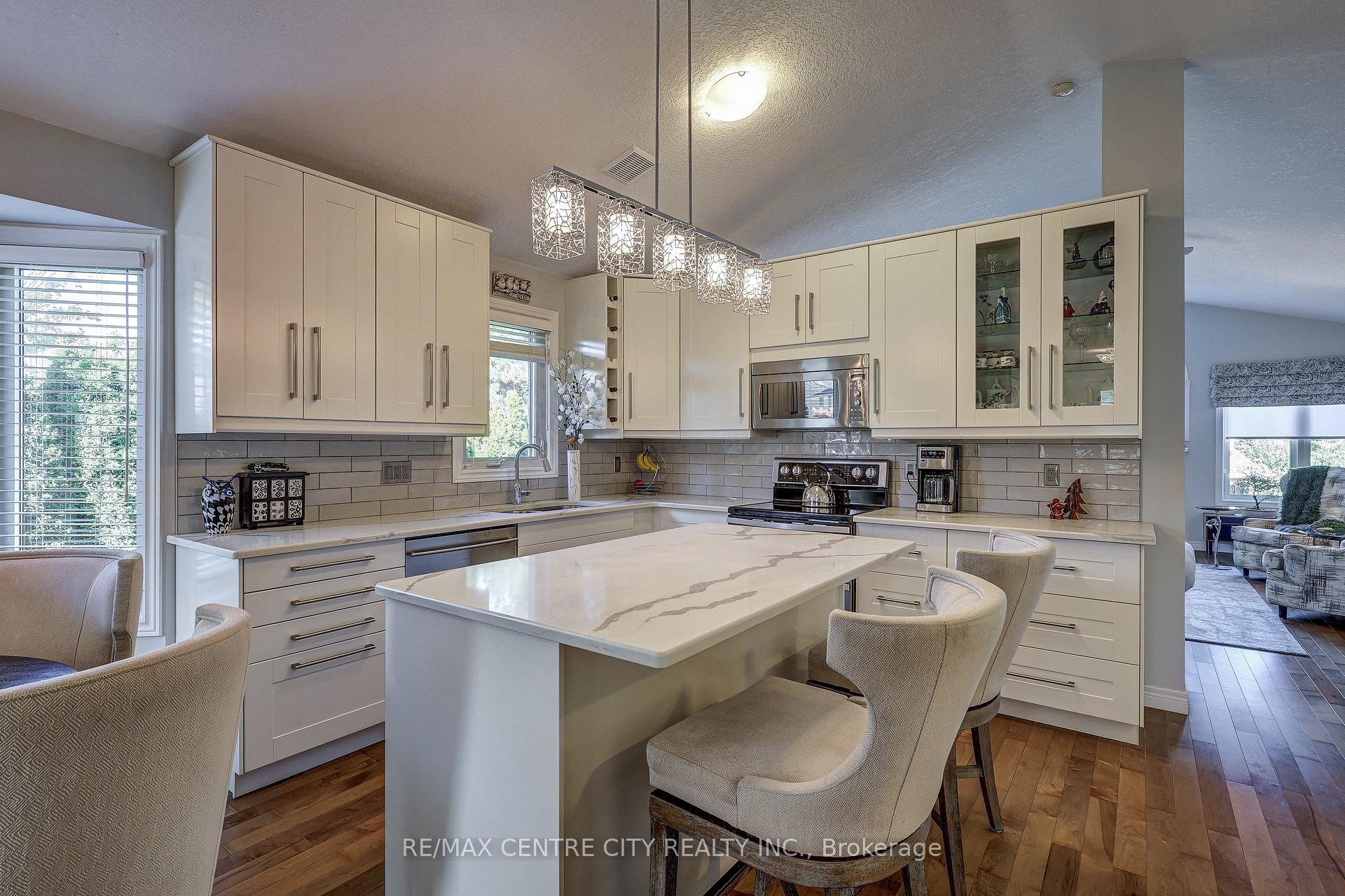 Photo 10 of Unit 8, 20 Windemere Place, St. Thomas — HOMEH
