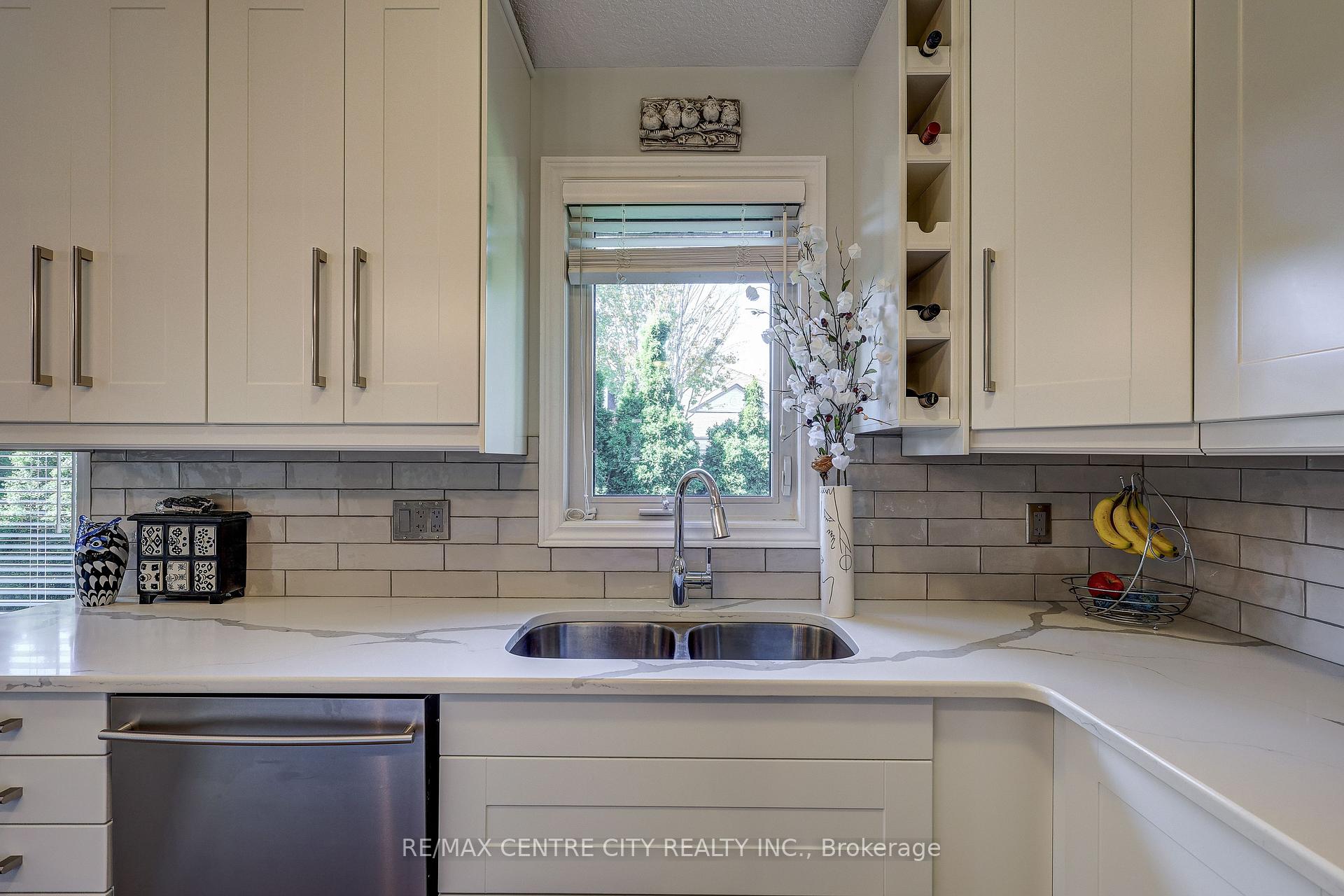 Photo 13 of Unit 8, 20 Windemere Place, St. Thomas — HOMEH