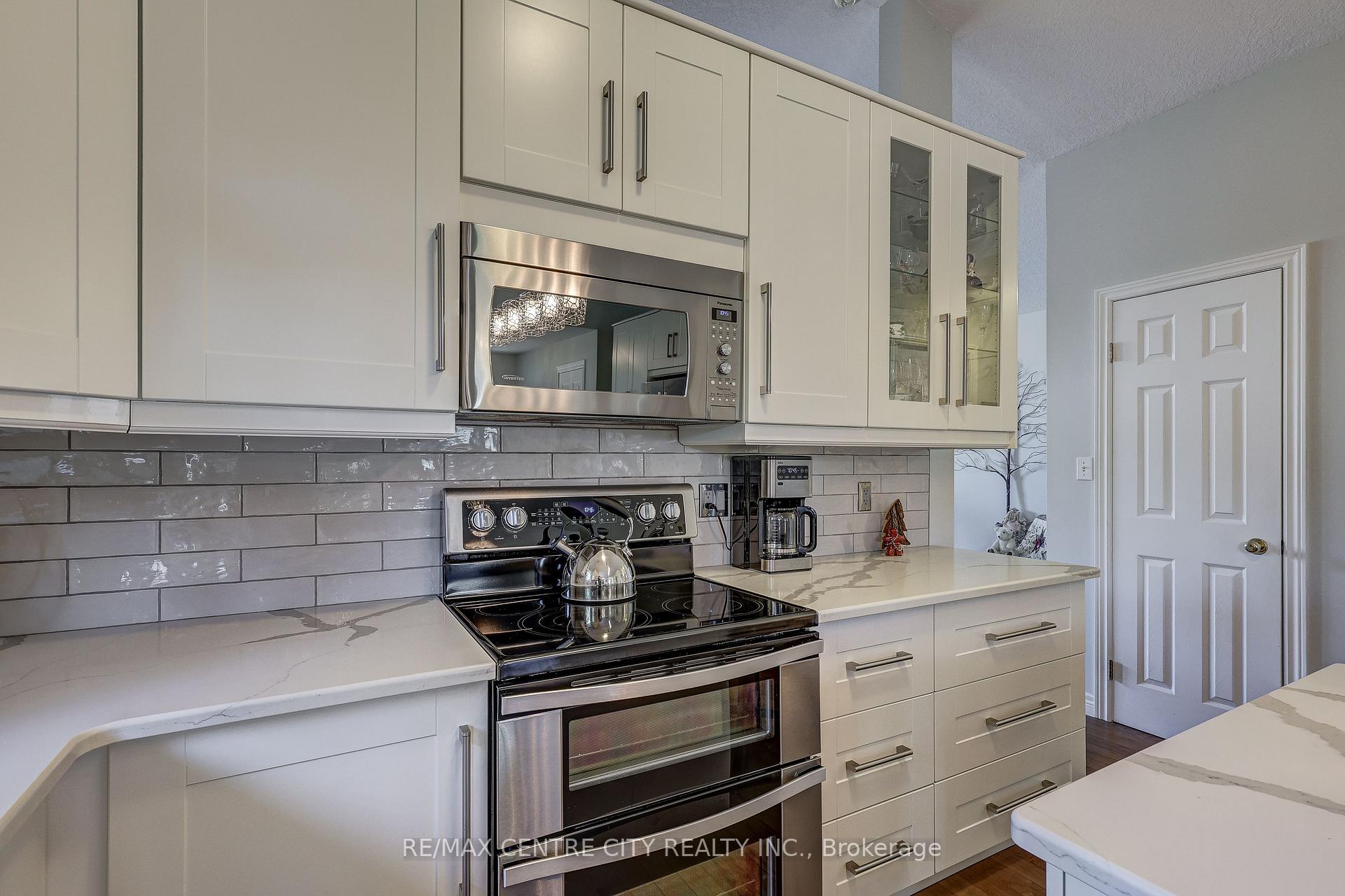 Photo 15 of Unit 8, 20 Windemere Place, St. Thomas — HOMEH