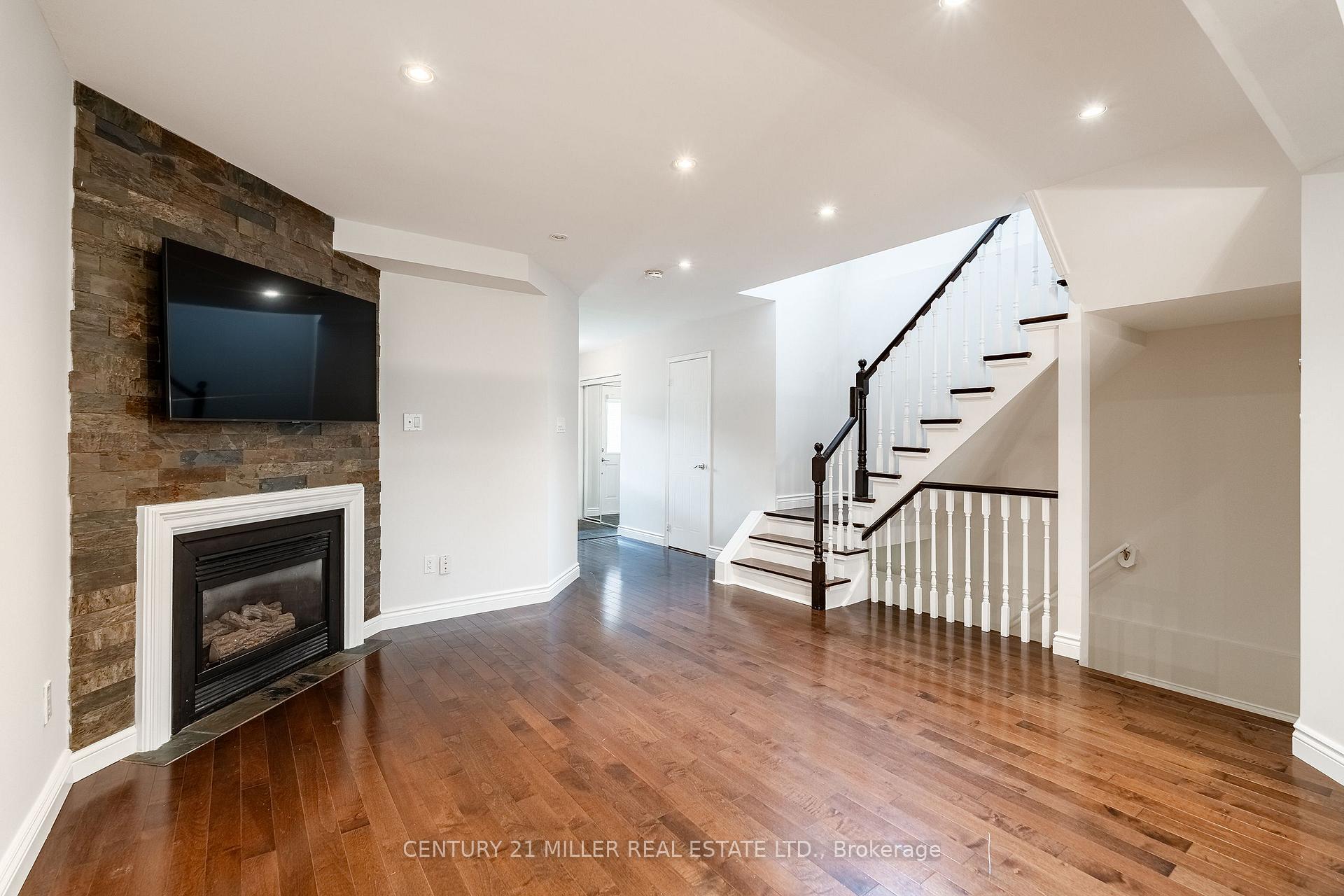 Photo 6 of Unit 30, 2920 Headon Forest Drive, Burlington, Headon — HOMEH