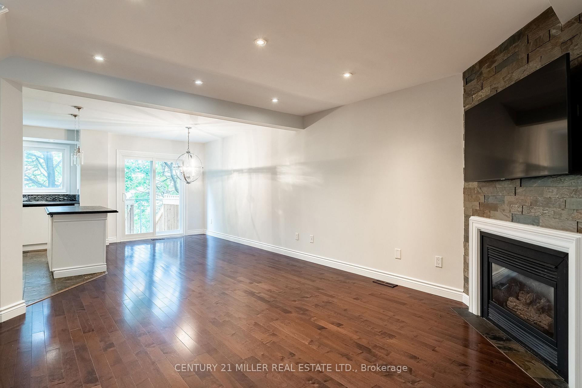 Photo 8 of Unit 30, 2920 Headon Forest Drive, Burlington, Headon — HOMEH