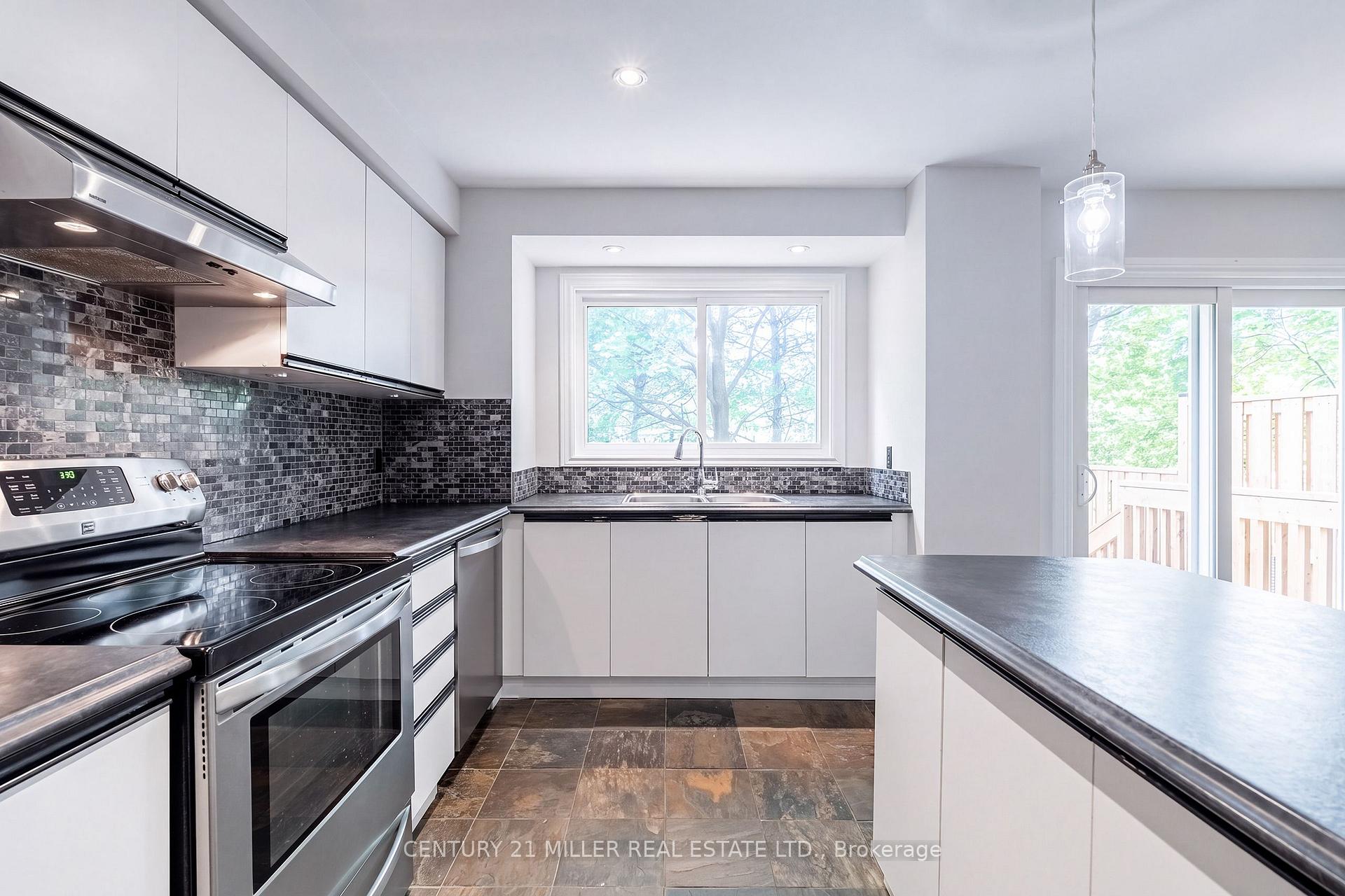 Photo 12 of Unit 30, 2920 Headon Forest Drive, Burlington, Headon — HOMEH