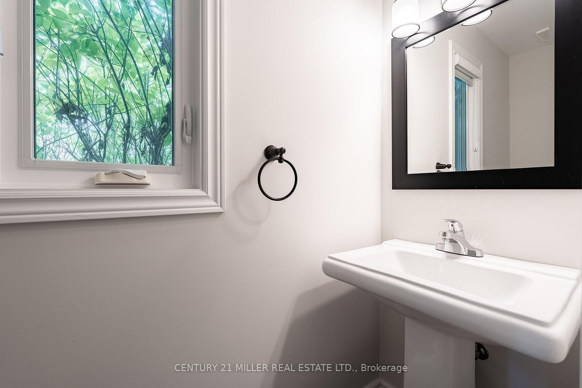 Photo 13 of Unit 30, 2920 Headon Forest Drive, Burlington, Headon — HOMEH