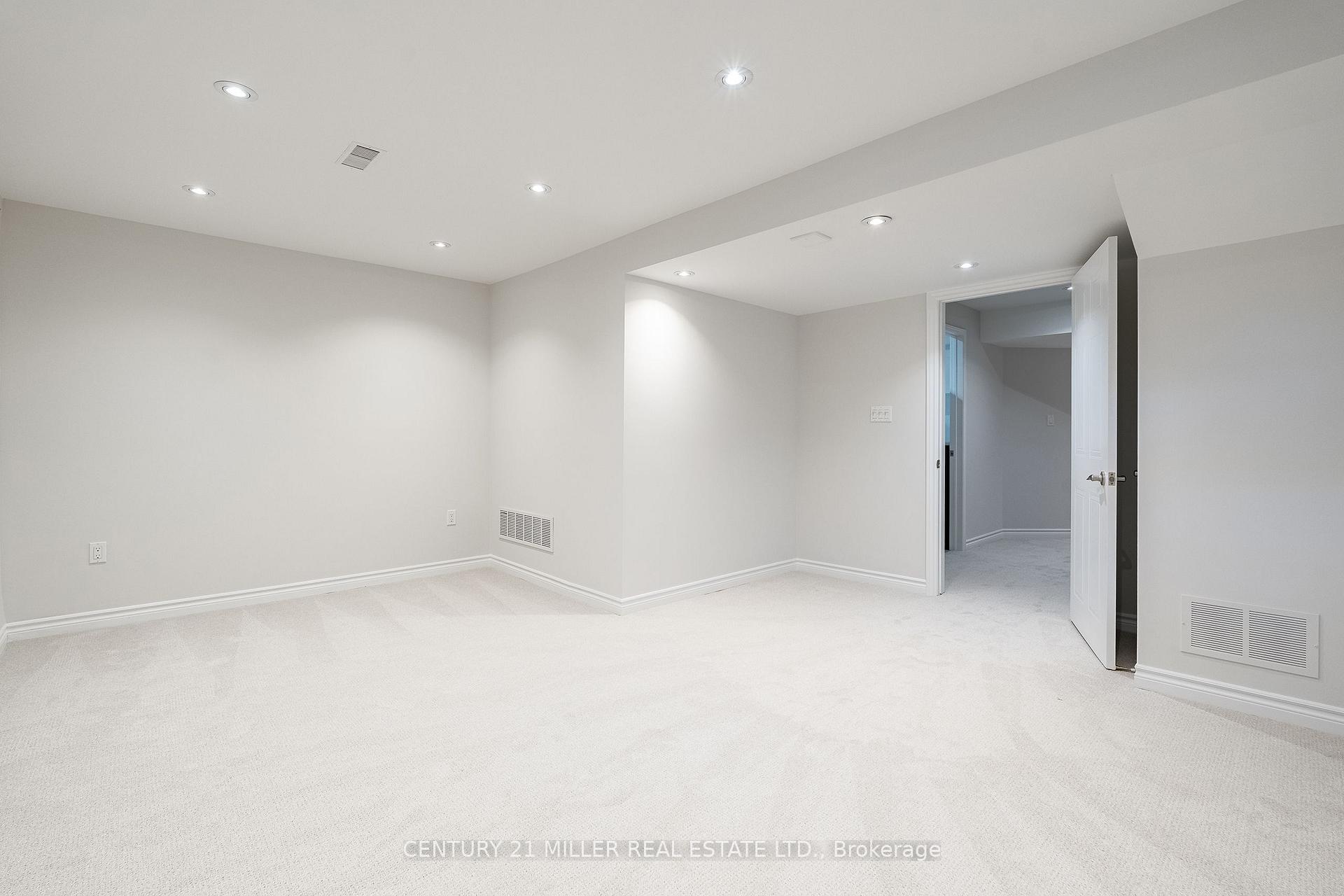 Photo 23 of Unit 30, 2920 Headon Forest Drive, Burlington, Headon — HOMEH