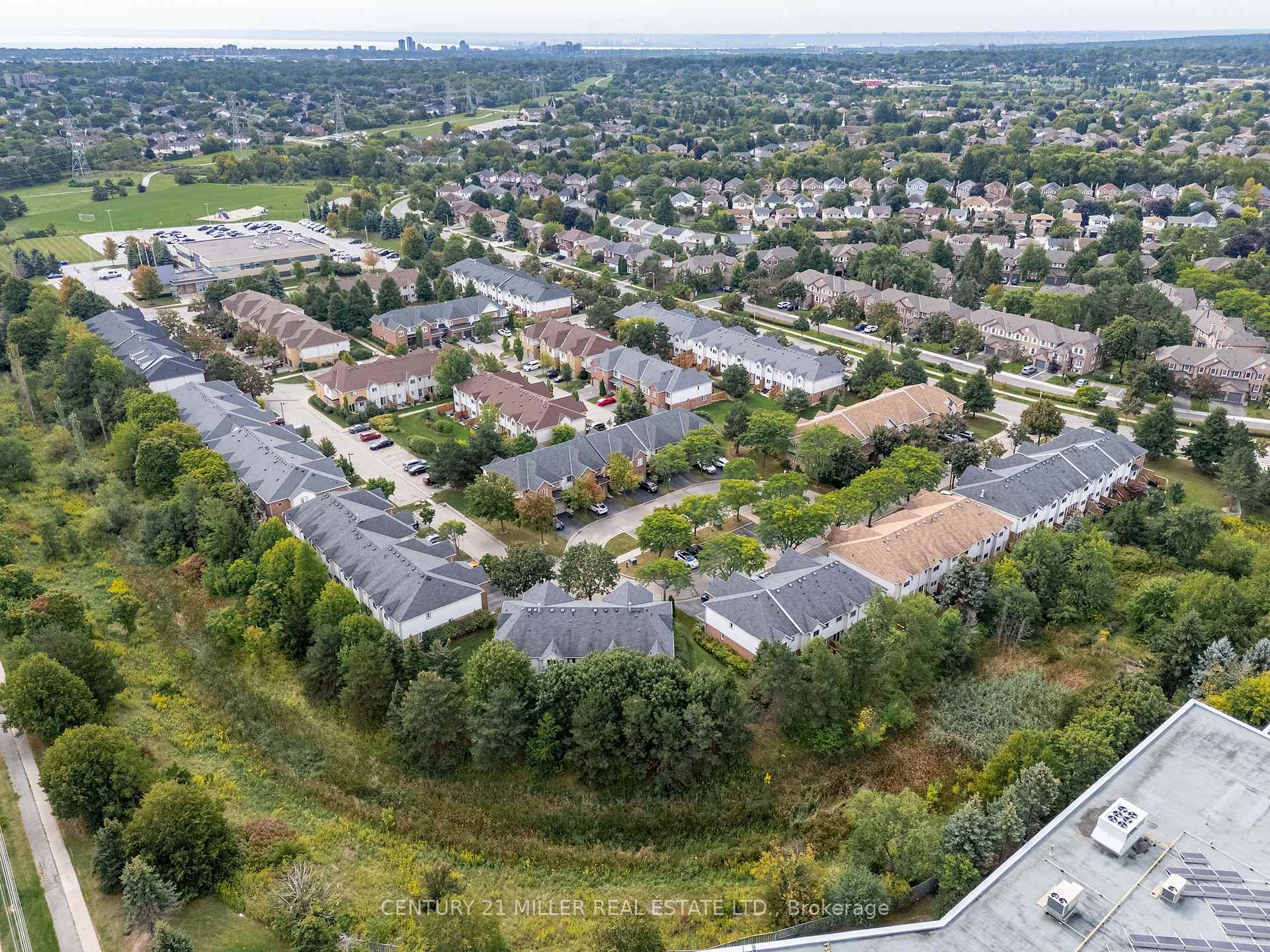 Photo 26 of Unit 30, 2920 Headon Forest Drive, Burlington, Headon — HOMEH