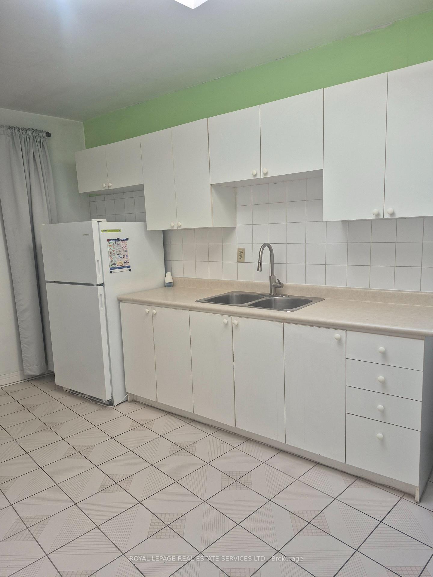 Photo 3 of 1584 Dundas Street W, Toronto, Little Portugal — HOMEH