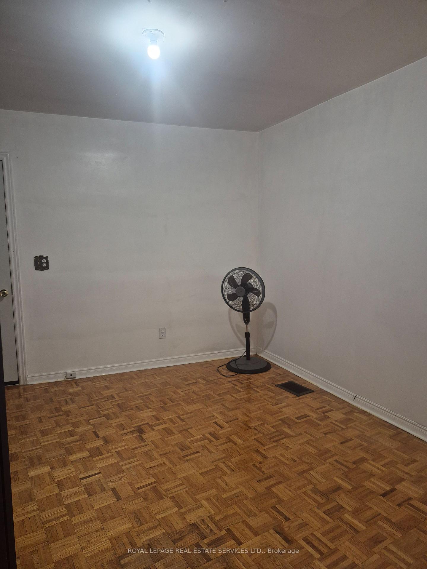 Photo 8 of 1584 Dundas Street W, Toronto, Little Portugal — HOMEH