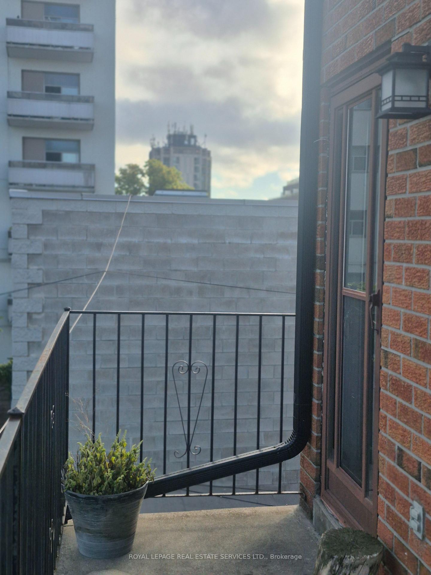 Photo 18 of 1584 Dundas Street W, Toronto, Little Portugal — HOMEH