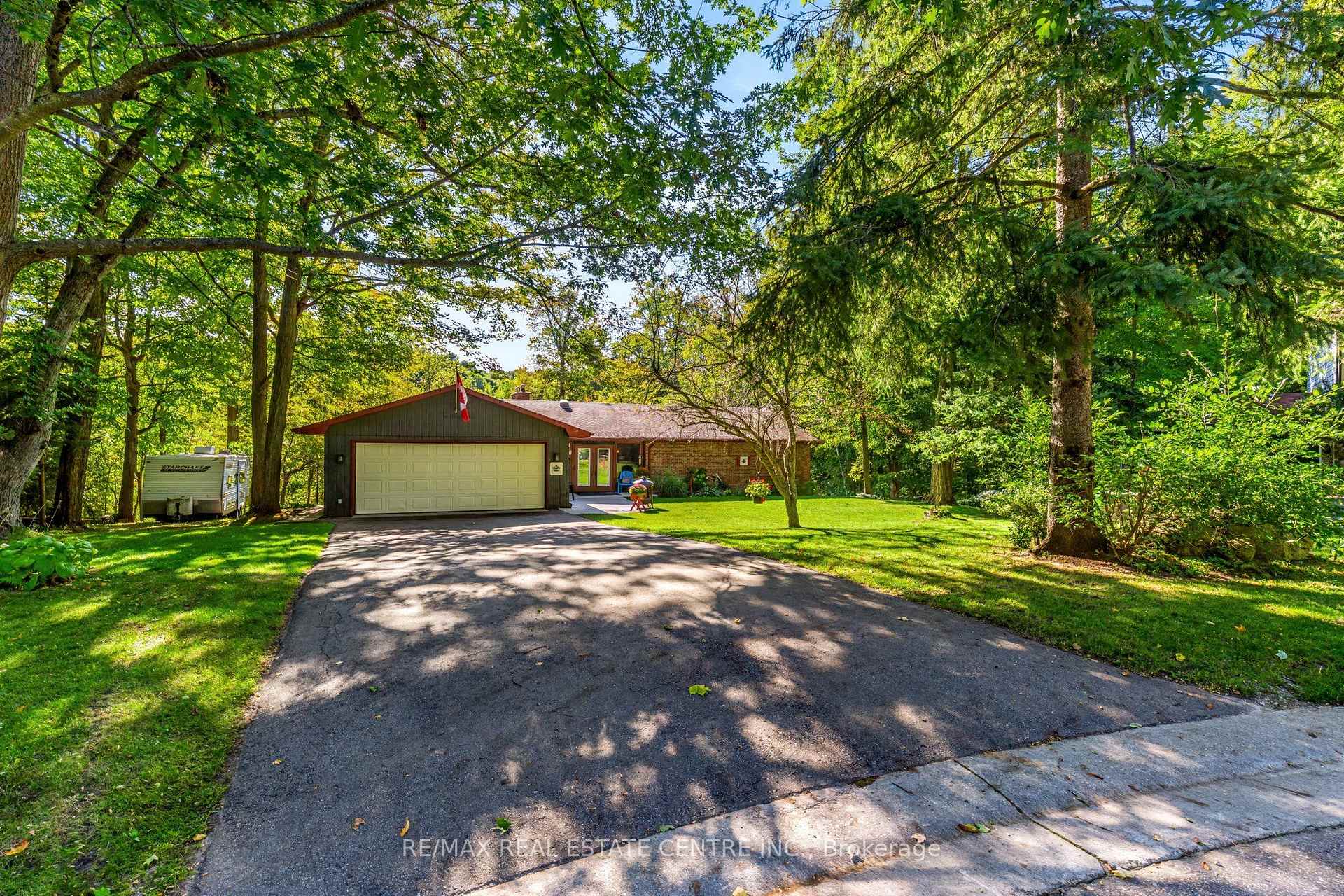 Photo 3 of 80 Glenda Jane Drive, Milton, Campbellville — HOMEH
