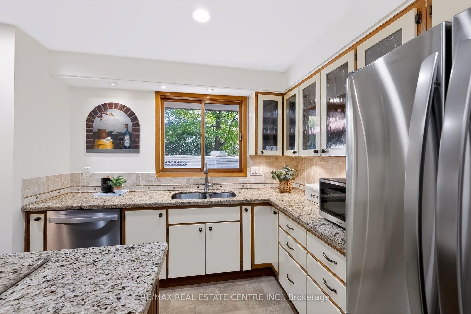 Photo 16 of 80 Glenda Jane Drive, Milton, Campbellville — HOMEH