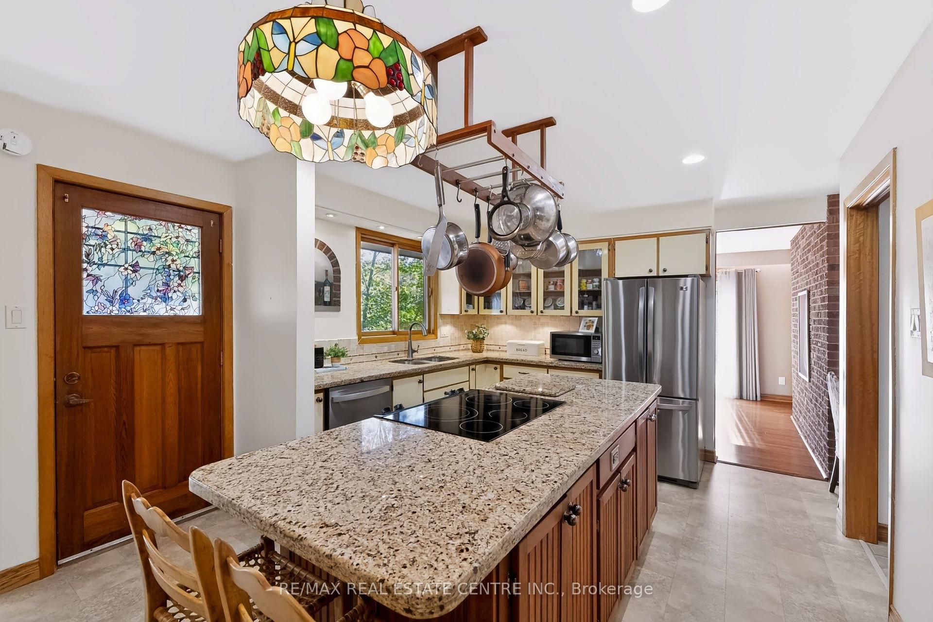 Photo 17 of 80 Glenda Jane Drive, Milton, Campbellville — HOMEH