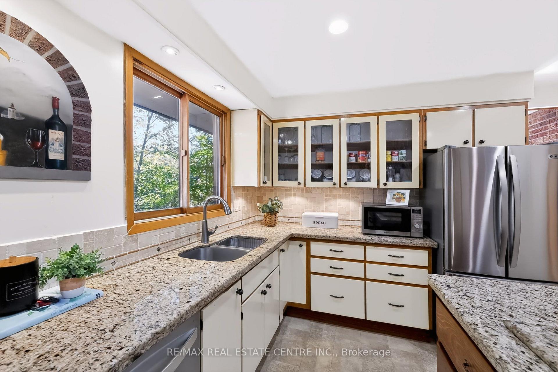 Photo 19 of 80 Glenda Jane Drive, Milton, Campbellville — HOMEH