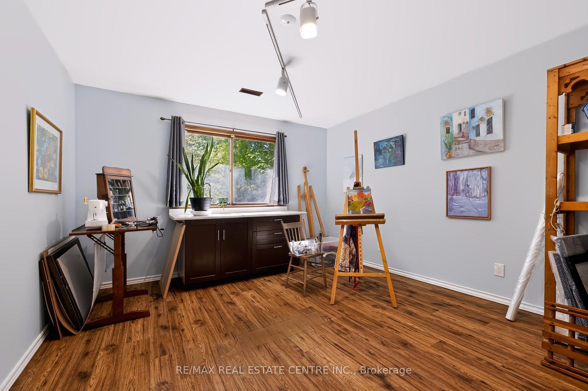 Photo 42 of 80 Glenda Jane Drive, Milton, Campbellville — HOMEH