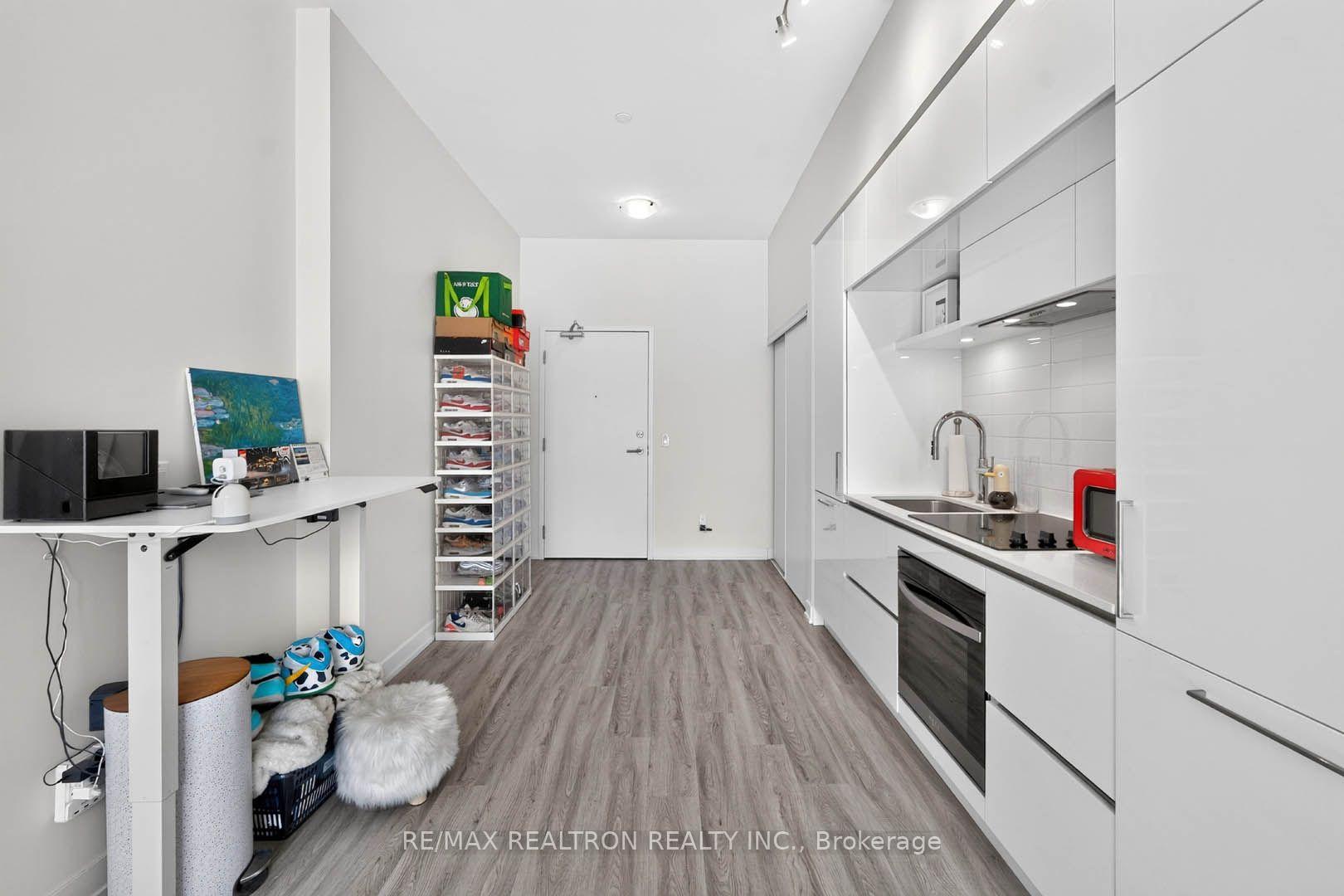 Photo 8 of Unit 115, 6 David Eyer Road, Richmond Hill, Rural Richmond Hill — HOMEH