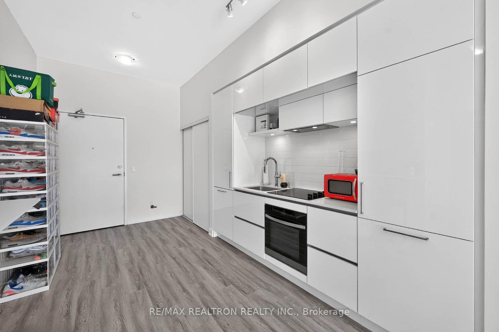 Photo 12 of Unit 115, 6 David Eyer Road, Richmond Hill, Rural Richmond Hill — HOMEH