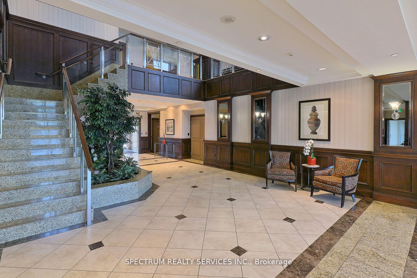 Photo 4 of Unit 904, 15 North Park Road, Vaughan, Beverley Glen — HOMEH