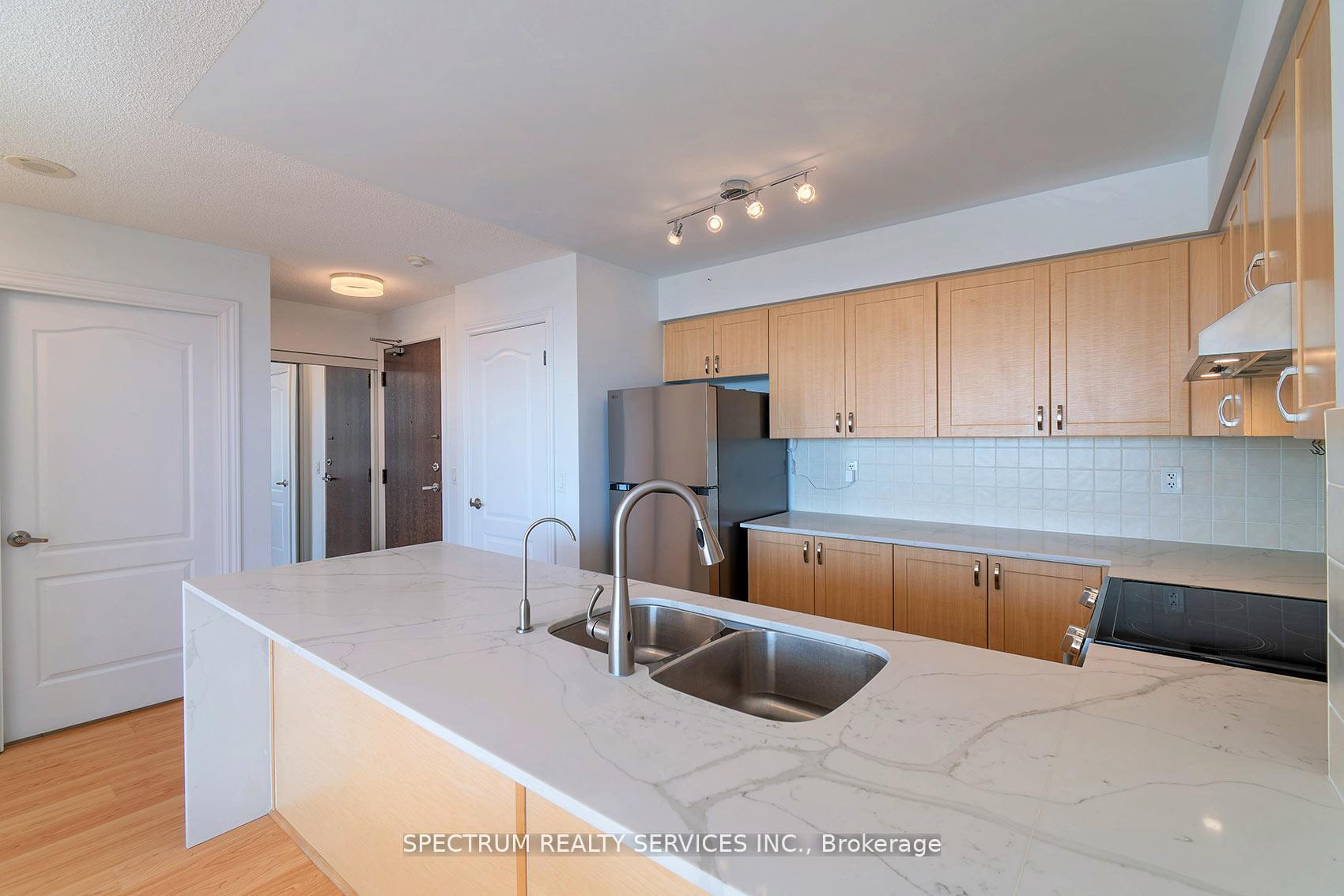 Photo 9 of Unit 904, 15 North Park Road, Vaughan, Beverley Glen — HOMEH