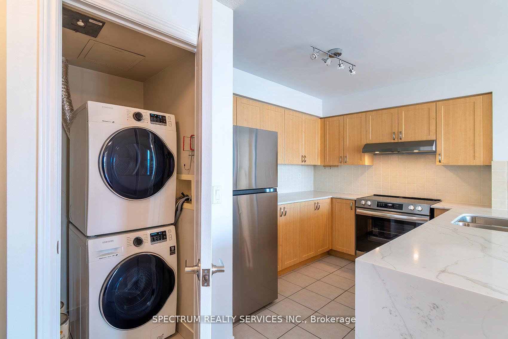 Photo 10 of Unit 904, 15 North Park Road, Vaughan, Beverley Glen — HOMEH