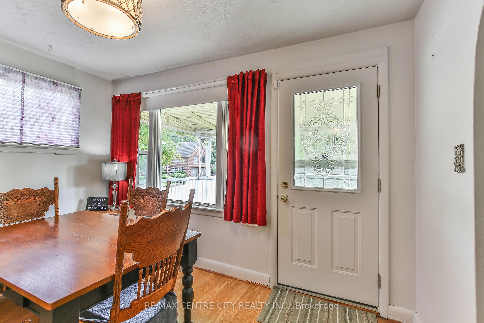 Photo 7 of 10 Concession Street E, Tillsonburg — HOMEH