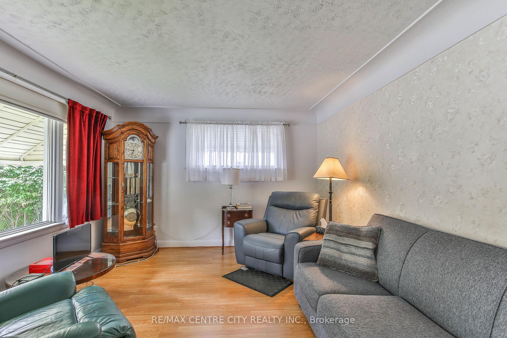 Photo 9 of 10 Concession Street E, Tillsonburg — HOMEH