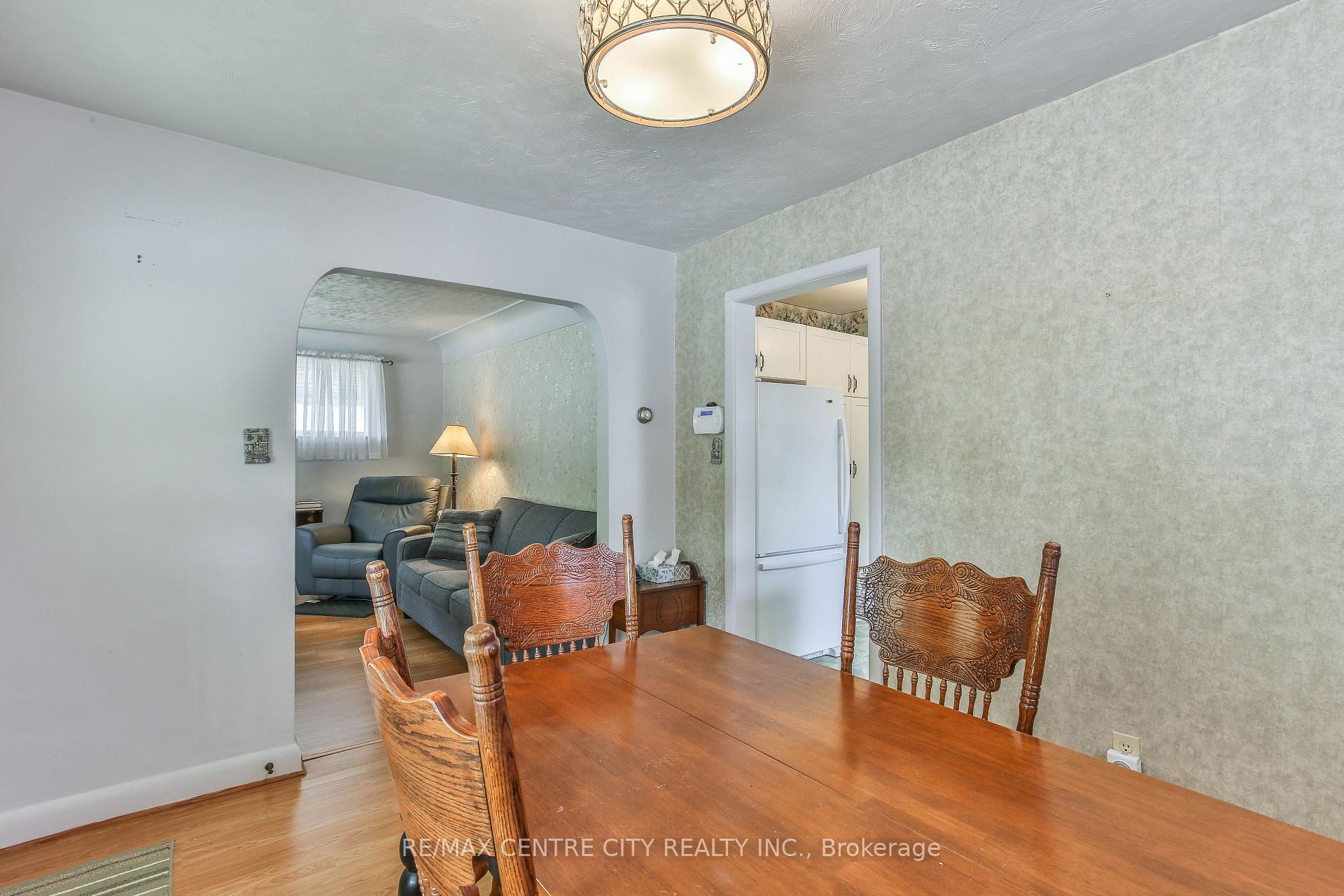 Photo 16 of 10 Concession Street E, Tillsonburg — HOMEH