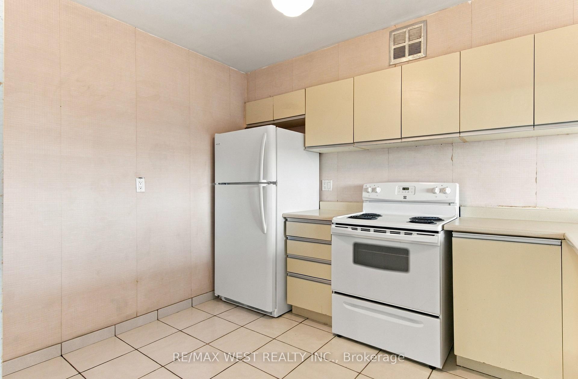 Photo 6 of Unit 2107, 234 Albion Road, Etobicoke, Elms-Old Rexdale — HOMEH