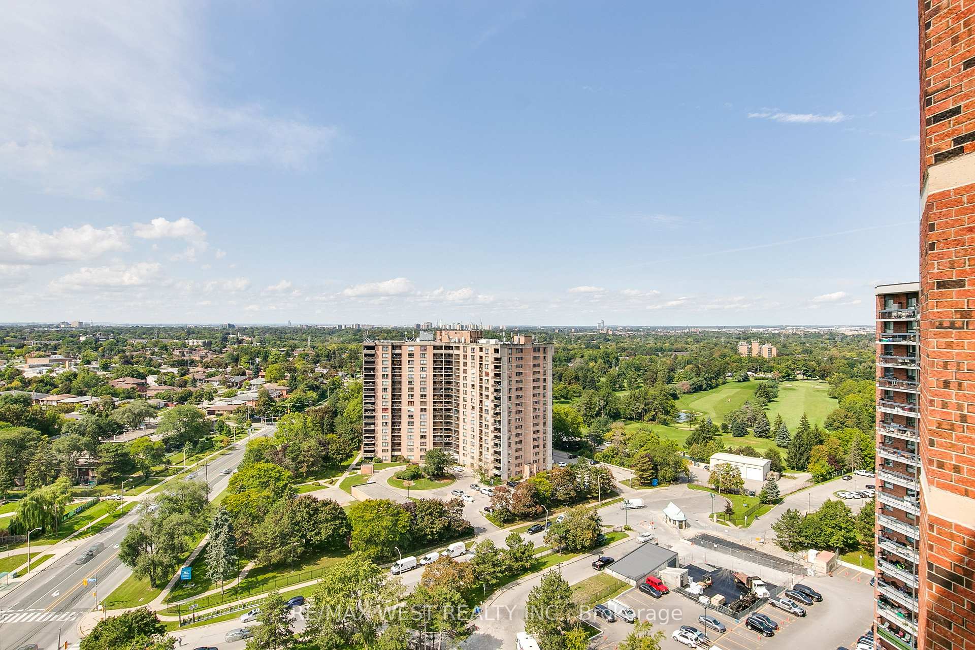Photo 9 of Unit 2107, 234 Albion Road, Etobicoke, Elms-Old Rexdale — HOMEH
