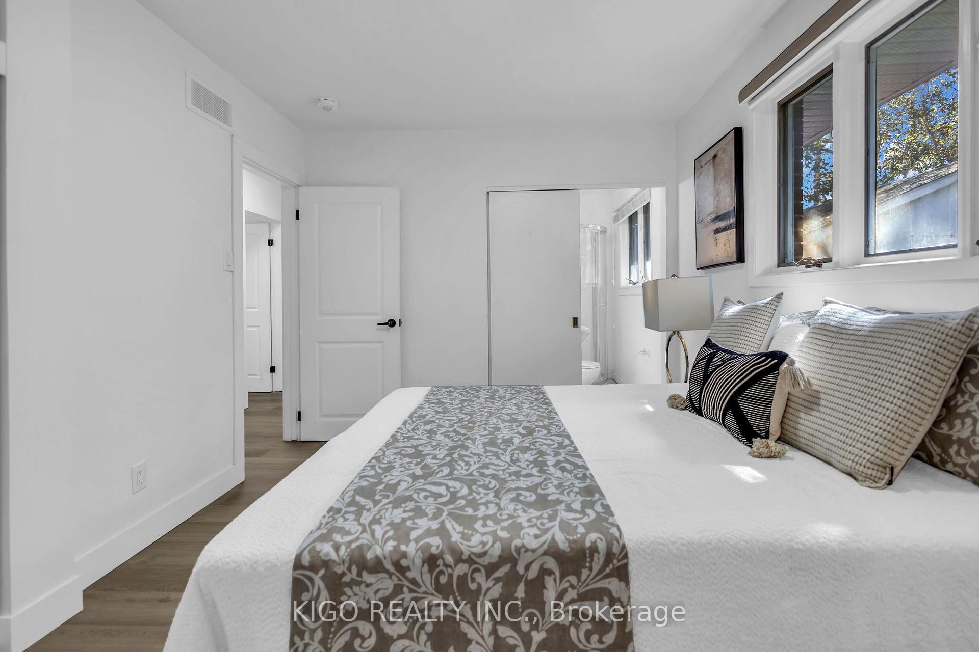 Photo 22 of 467 Base Line Road, London, South G — HOMEH