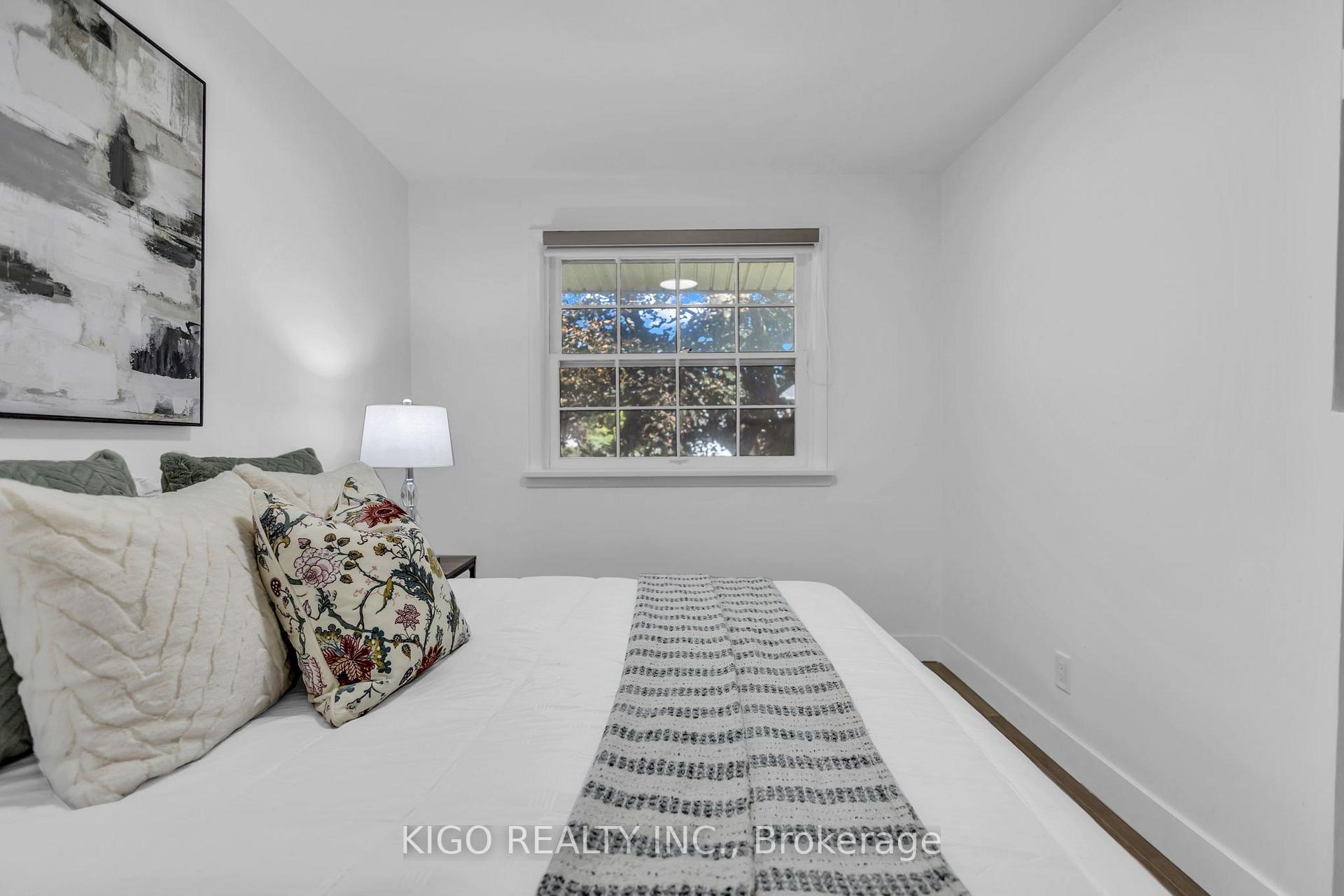 Photo 27 of 467 Base Line Road, London, South G — HOMEH